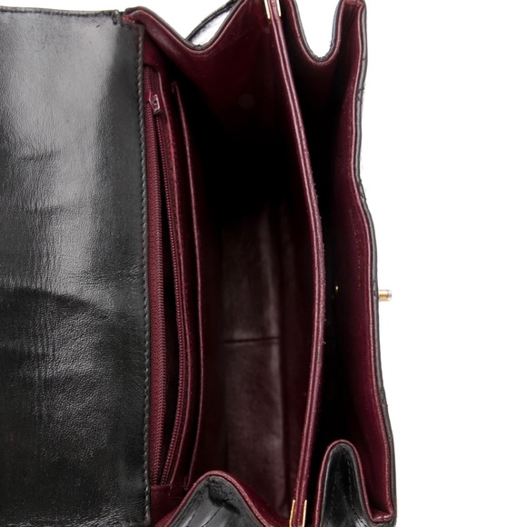 Chanel Diana Shoulder Bag - Picture 4 of 8